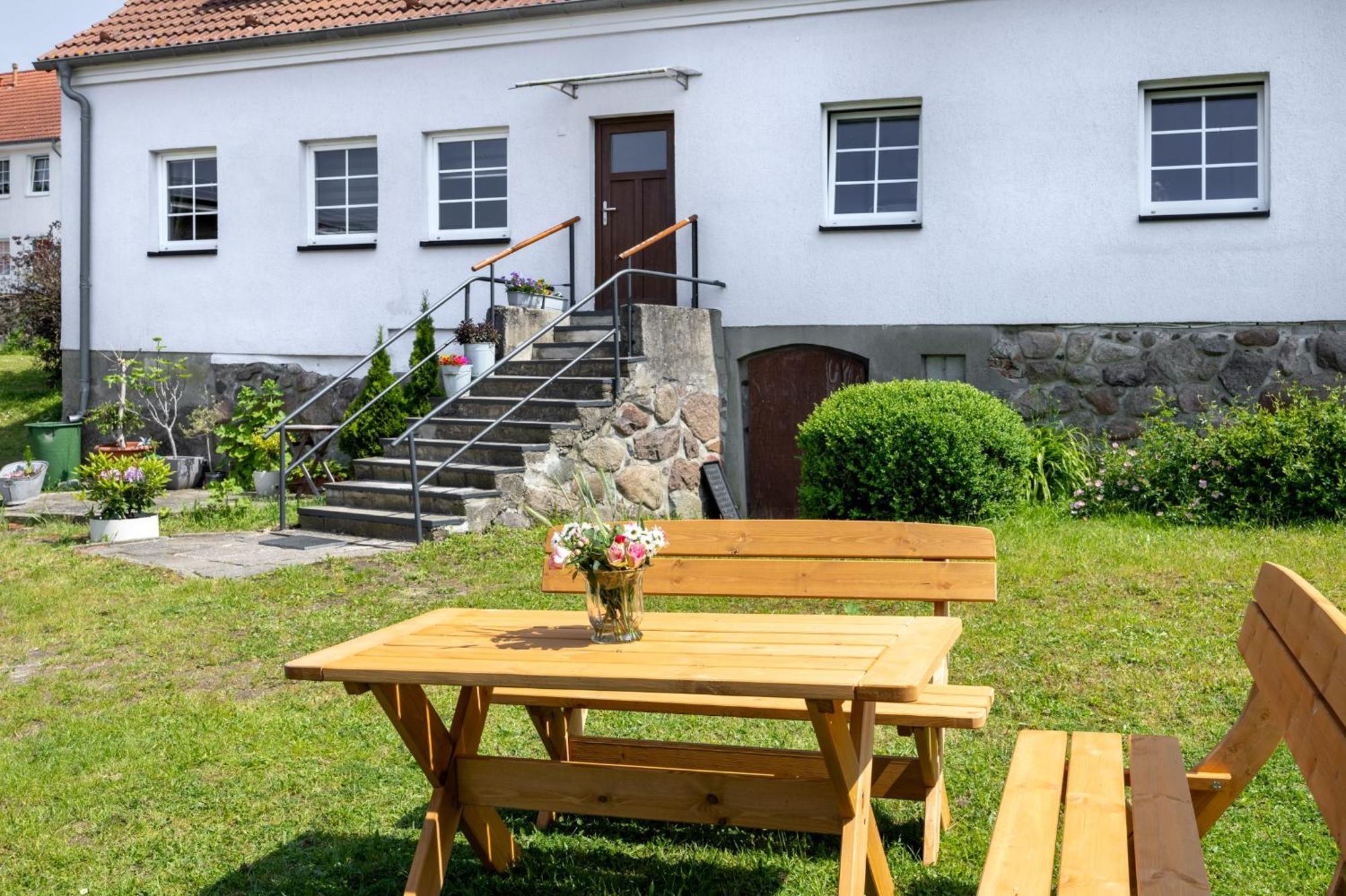 Ferienwohnung "Flori'S Ponyhof" Kröpelin Dış mekan fotoğraf
